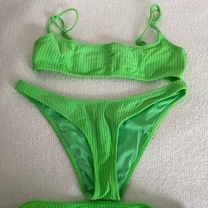 Triangl Mica set in Green Ribbed with belt bag